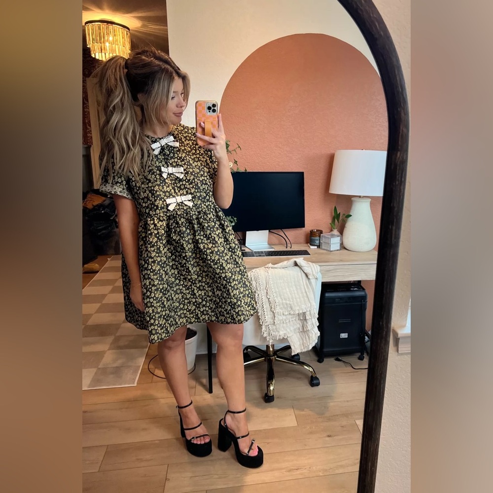 🆕Sister Jane ‘Star Bloom’ Floral Jacquard Mini Dress W Cream Bows - Picture 5 of 7